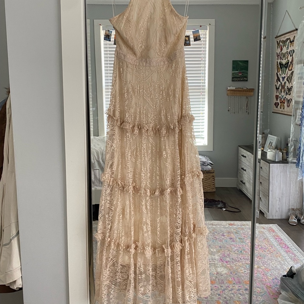 Cute & comfy Altar’d State dress perfect for prom! Only worn once! Dry cleaned!